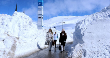 Erciyes Kayak Merkezi'nde Hafta Sonu Yoğunluğu