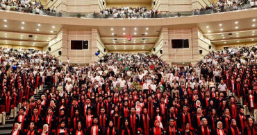 Erciyes Üniversitesi sağlık hizmetleri meslek yüksekokulu mezuniyet töreni düzenlendi