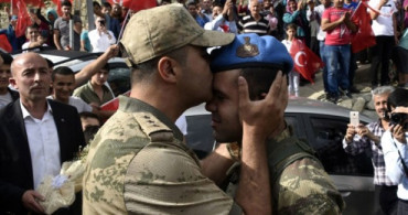 Eren Bülbül'ün Öcünü Alan Askerlere Duygusal Karşılama