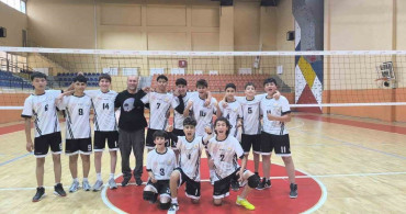 Erzincan ANALİG erkek voleybol takımı yarı finale yükseldi