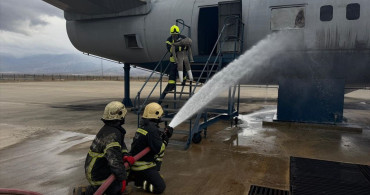 Erzincan Havalimanı'nda Uçak Yangın Tatbikatı Gerçekleştirildi
