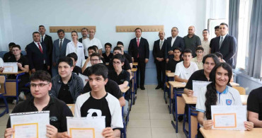 Erzincan'da 41 bin 526 öğrenci karne heyecanı yaşadı