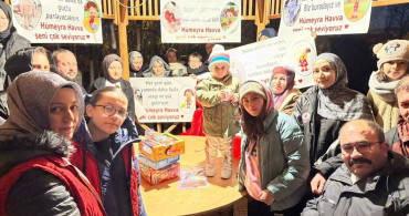 Erzincan'da Gönüllü Gençlerden Kanserle Mücadele Eden Küçük Kıza Moral