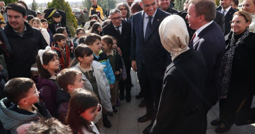 Erzincan'da Kadın ve Aile Sempozyumu: Anne ve Etkisi Üzerine Vurgu