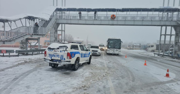 Erzincan'da Kar Yağışı ve Sis Ulaşımı Olumsuz Etkiliyor