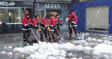Erzincan'da Karla Mücadele Devam Ediyor