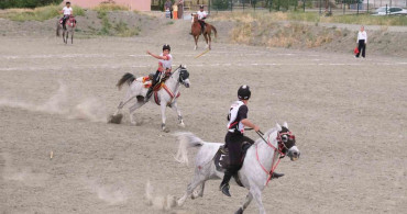Erzincan’da kulüpler il birinciliği atlı cirit müsabakaları tamamlandı