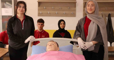 Erzincan'da meslek lisesi sağlık sektörüne bakım personeli yetiştiriyor