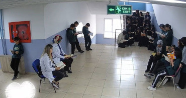 Erzincan'da Öğretmenler Sınıfları Kitaplar ile Doldurdu