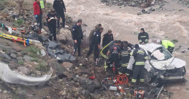 Erzincan'da Otomobil Kazası: İki Kayıp, Bir Yaralı