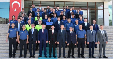Erzincan'da terfi eden emniyet personeline yeni rütbeleri takıldı