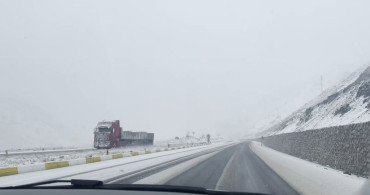 Erzincan’ın Yüksek Kesimlerinde Mayıs Ayında Kar Yağışı