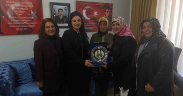 Erzurum'da Anneler Günü'nde Anlamlı Ziyaret