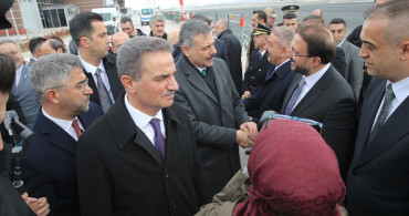 Erzurum'da Bakanlar Tekin ve Çiftçi Coşkuyla Karşılandı