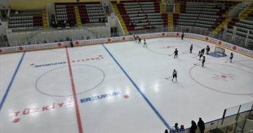 Erzurum'da Buz Hokeyi Kış Spor Oyunları Heyecanı