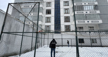 Erzurum'da Cam Silme Kazası Sonucu Bir Öğretmen Hayatını Kaybetti