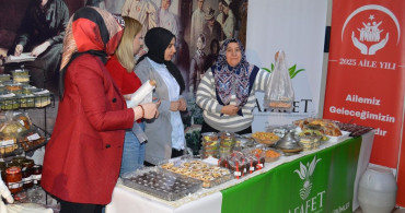 Erzurum'da Dünya Kooperatifçilik Günü: Kadınlar El Sanatları ve Yerel Lezzetleri Sergiledi