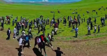 Erzurum'da düzenlenen geleneksel at yarışında tepki çeken anlar