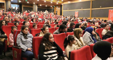 Erzurum'da Gençler Kitapla Buluştu: Ödül Töreninde Heyecan Zirveye Ulaştı