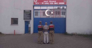 Erzurum'da jandarmadan yakalama kararı olan şahıslara operasyon