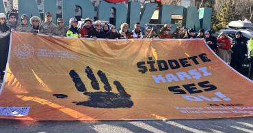 Erzurum'da Kadına Yönelik Şiddete Karşı Yürüyüş Gerçekleştirildi