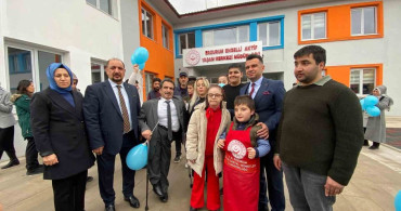 Erzurum'da Otizm Farkındalığı İçin Mavi Balonlar Bırakıldı