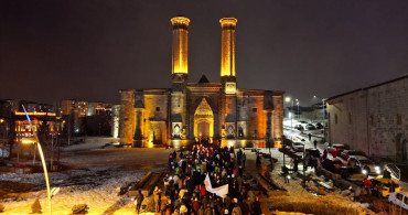 Erzurum'da Ramazan Coşkusu Fener Alayıyla Başladı