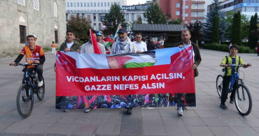 Erzurum'da sağlıkçılar 137'inci kez Gazze için yürüdü