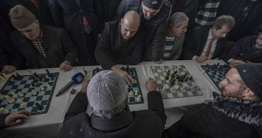 Erzurum'da Satranç Kahvehanesine Federasyon Başkanı Ziyareti