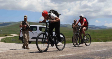Erzurum'da 'terörsüz Türkiye' vizyonuyla 20 km bisiklet yarışı yapıldı