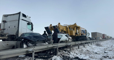 Erzurum'da Zincirleme Trafik Kazası: Yaralılar Var