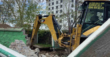 Erzurum'daki Çifte Kardeşler Türbesi Yıkım Gerginliği