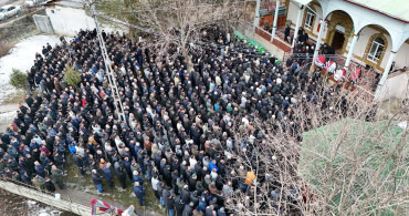 Erzurum'daki trafik kazasında 3 kişinin cenazesi defnedildi