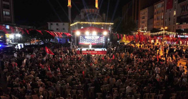 Esenler'de 253 metrelik bayrakla 15 Temmuz şehitleri anıldı