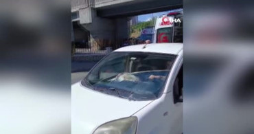 Esenler’de virajı alamayan motosiklet bariyerlere çarparak devrildi: 1 yaralı