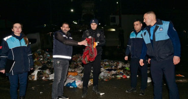 Esenyurt'ta Çöpe Atılan Değerli Altınlar Sahibine Ulaştırıldı