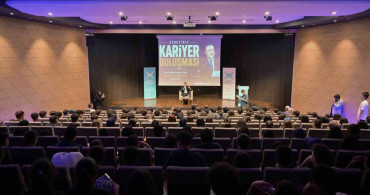 Esenyurt'ta Gençlerle Kariyer Buluşması