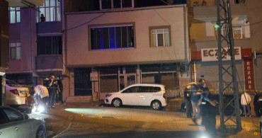 Esenyurt'ta iki grup arasında silahlı çatışma güvenlik kamerasına yansıdı