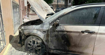 Esenyurt'ta Park Halindeki Araçlar Kundaklandı