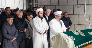 Esenyurt'ta Servis Midibüsü Kazası: İki Kadının Cenazesi Dualarla Uğurlandı