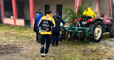 Eski Mahalle Muhtarının Traktör Altında Bulunması