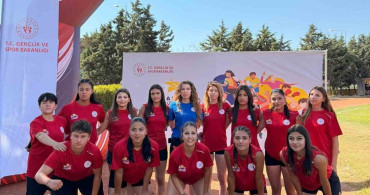 Eskişehir ragbi kadın takımı namağlup şampiyon oldu