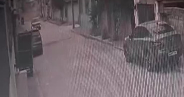 Eskişehir'de 6 yaşındaki bisikletli çocuk ile aracın çarpıştığı kaza güvenlik kameralarına yansıdı