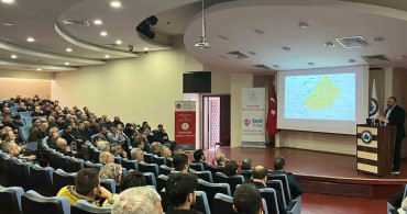 Eskişehir'de Doğu Türkistan Konferansı Düzenlendi