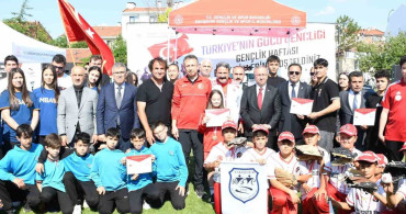 Eskişehir'de Gençlik ve Spor Şöleni Renkli Görüntülere Ev Sahipliği Yaptı