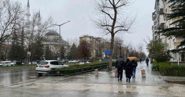 Eskişehir'de Karla Karışık Yağmur Sürprizi