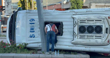 Eskişehir'de Midibüs Kazası: İşçi Servisi Yan Yattı