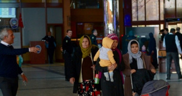 Eskişehir'de Otogarda Düzensiz Göçmen Akını