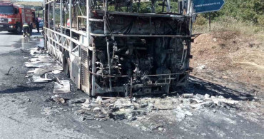 Eskişehir'de seyir halindeki belediye otobüsü motor kısmından alev aldı