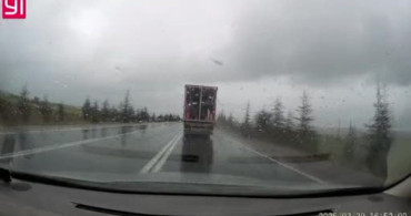 Eskişehir'de Tırın Otomobile Çarpması: 1 Ölü, 2 Yaralı